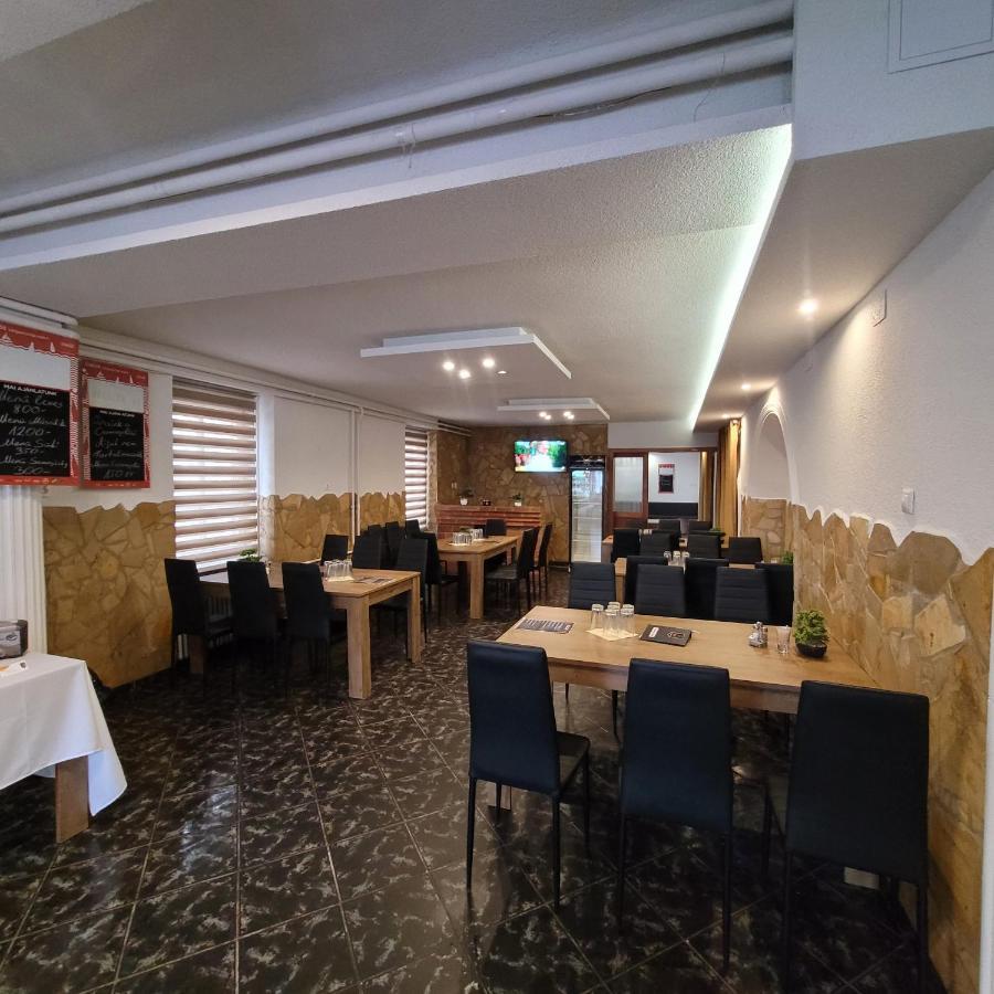 KOMPLEX -Rendezvénytermek-Panzió-Apartman-Irodák- Mateszalka Exterior foto